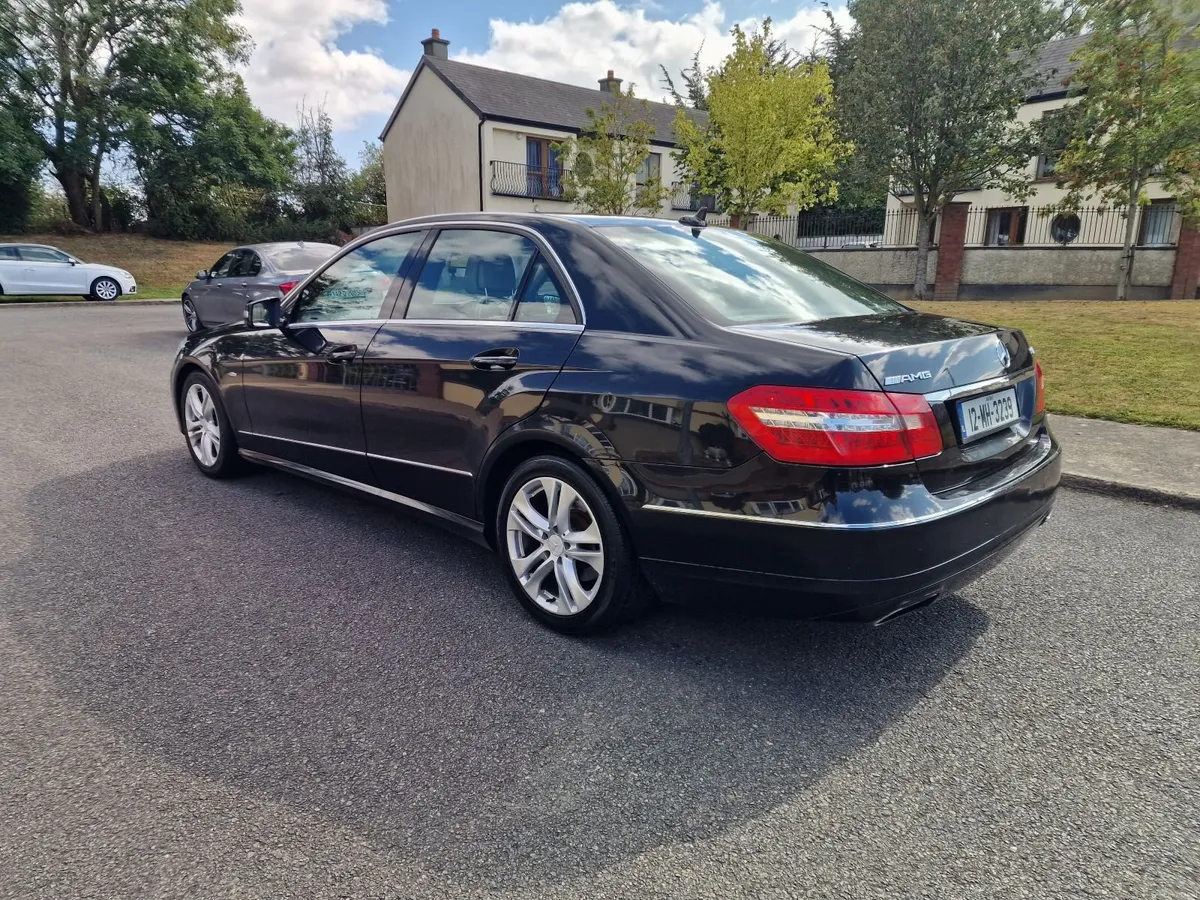 Mercedes-Benz E-Class 2012 Automatic Avangarde - Image 4