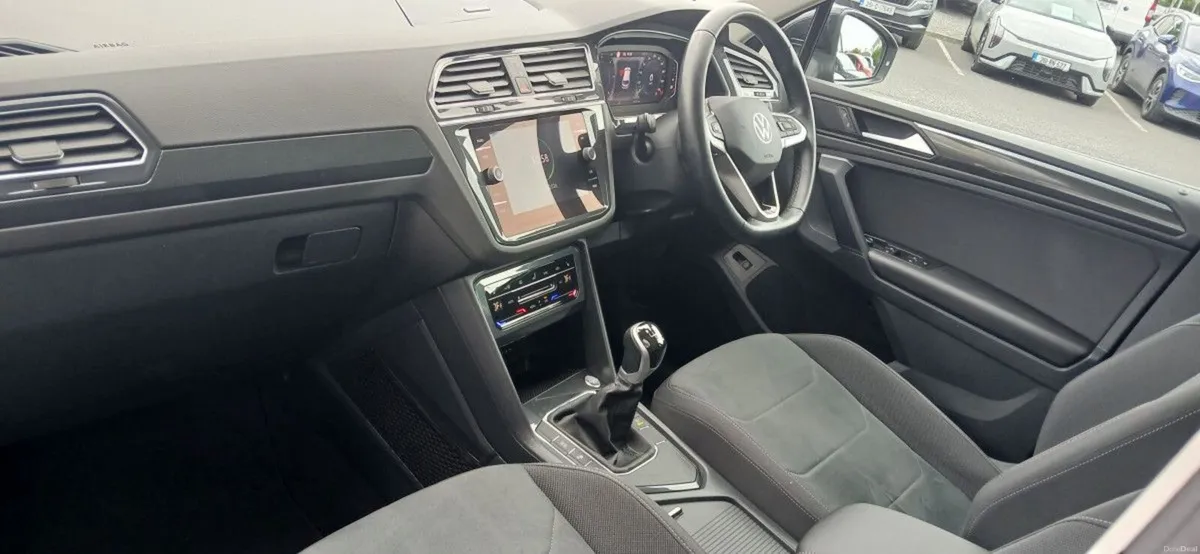 Volkswagen Tiguan Elegance 2.0 TDI 150HP **APP CON - Image 3
