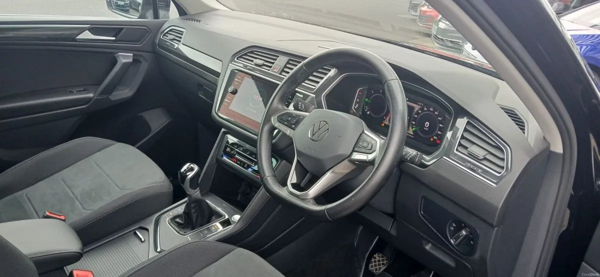 Volkswagen Tiguan Elegance 2.0 TDI 150HP **APP CON - Image 5
