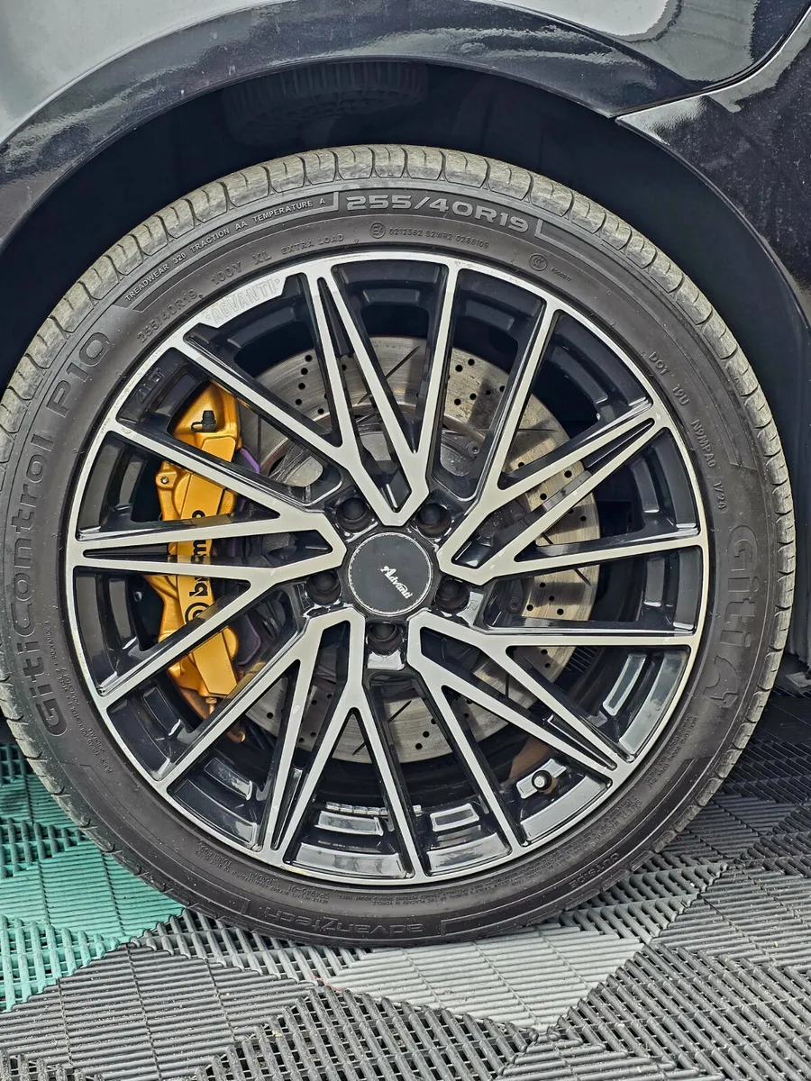 2016 Mercedes-Benz V-Class V250 Compact Falcon Edi - Image 2