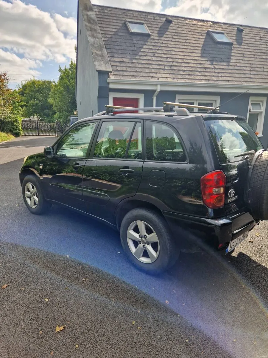 2005 RAV 4 - Image 4