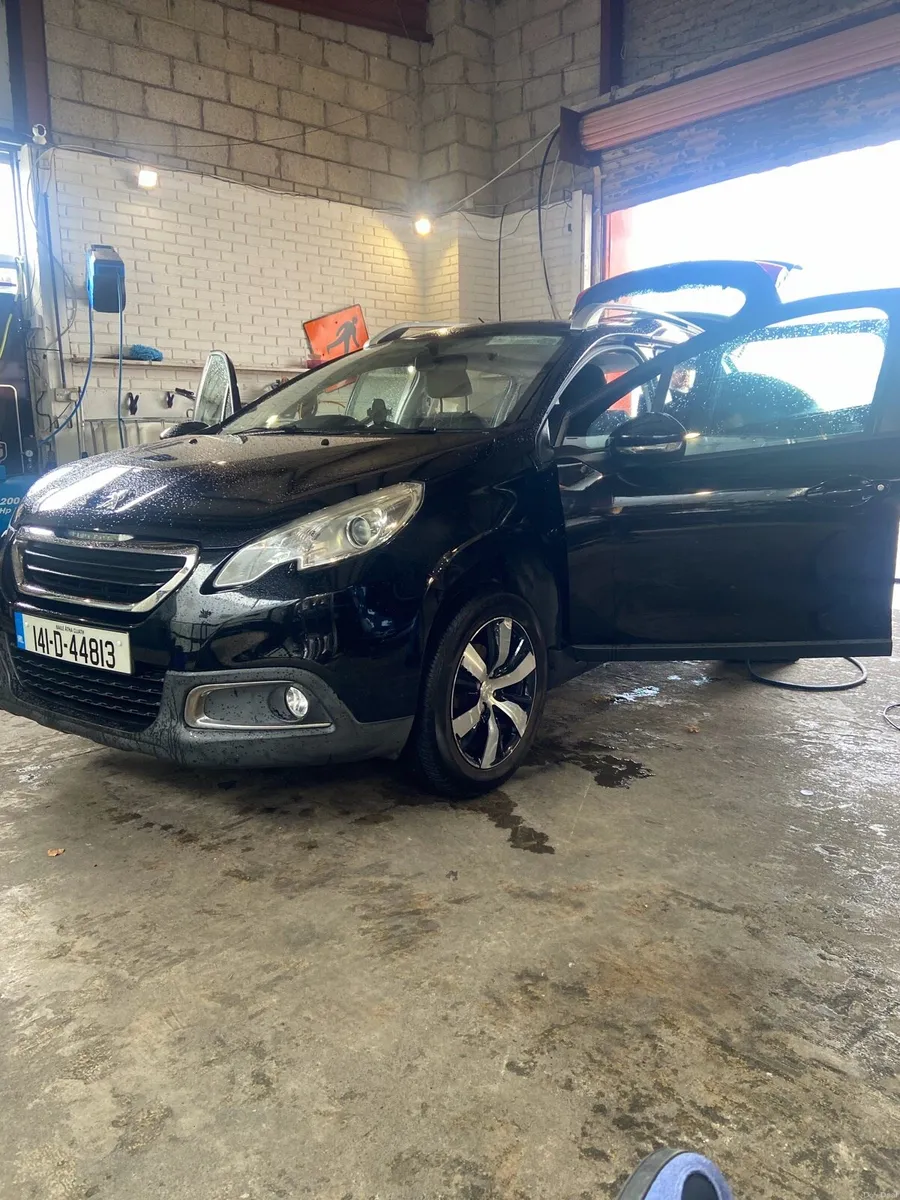 Car - Image 2