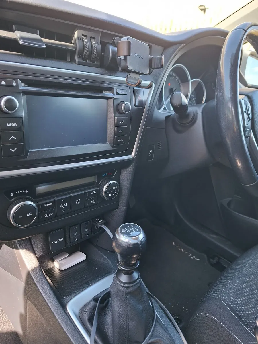 Toyota Auris 2015 - Image 3