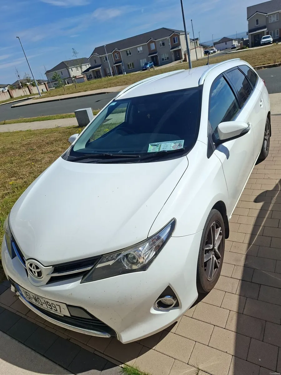 Toyota Auris 2015 - Image 1