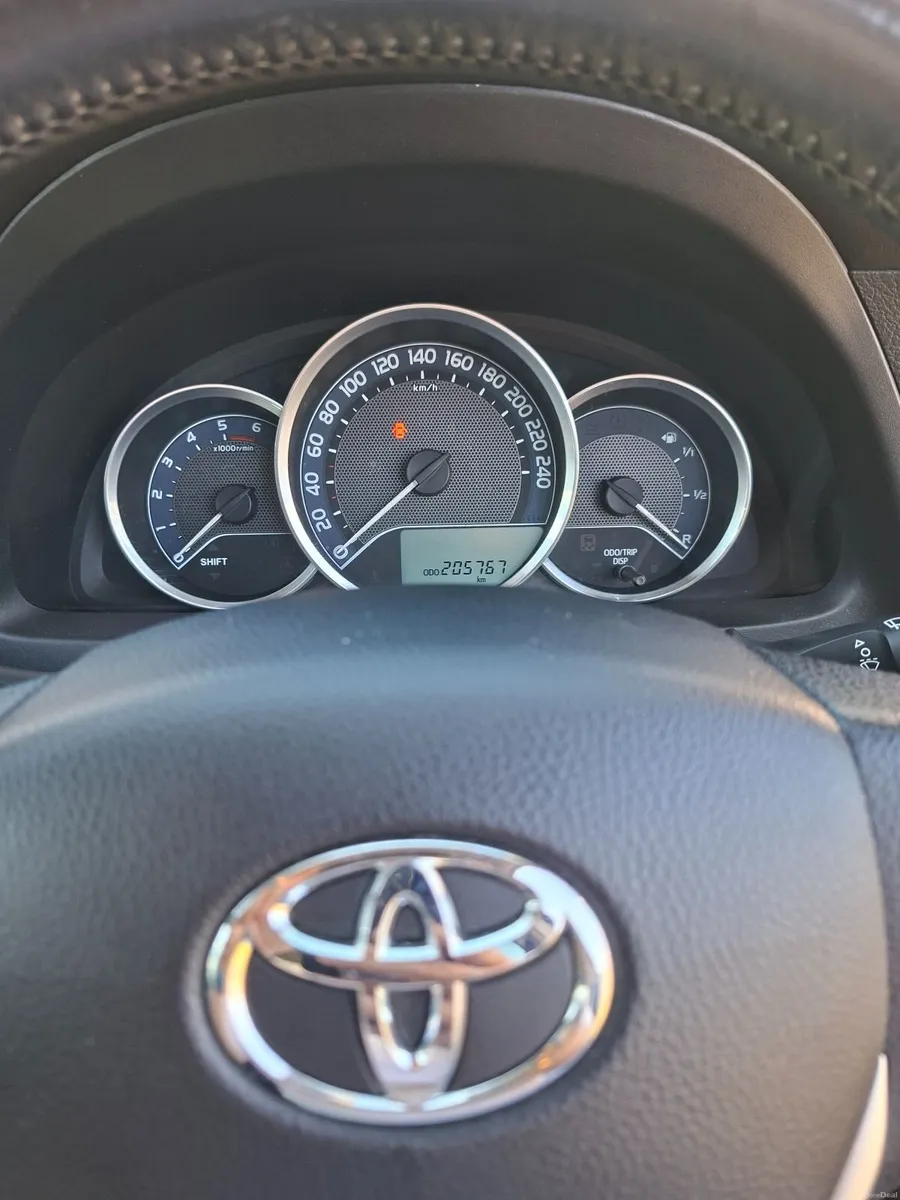 Toyota Auris 2015 - Image 5