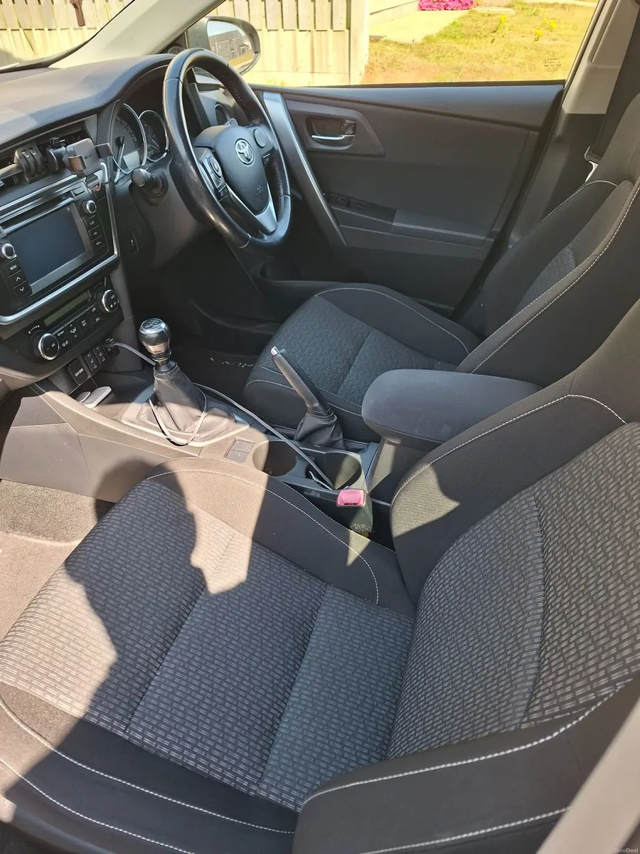 Toyota Auris 2015 - Image 6