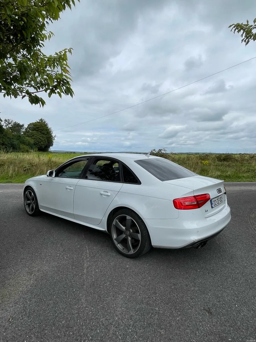 132 Audi A4 2.0 TDI S-Line Black Edition - Image 6