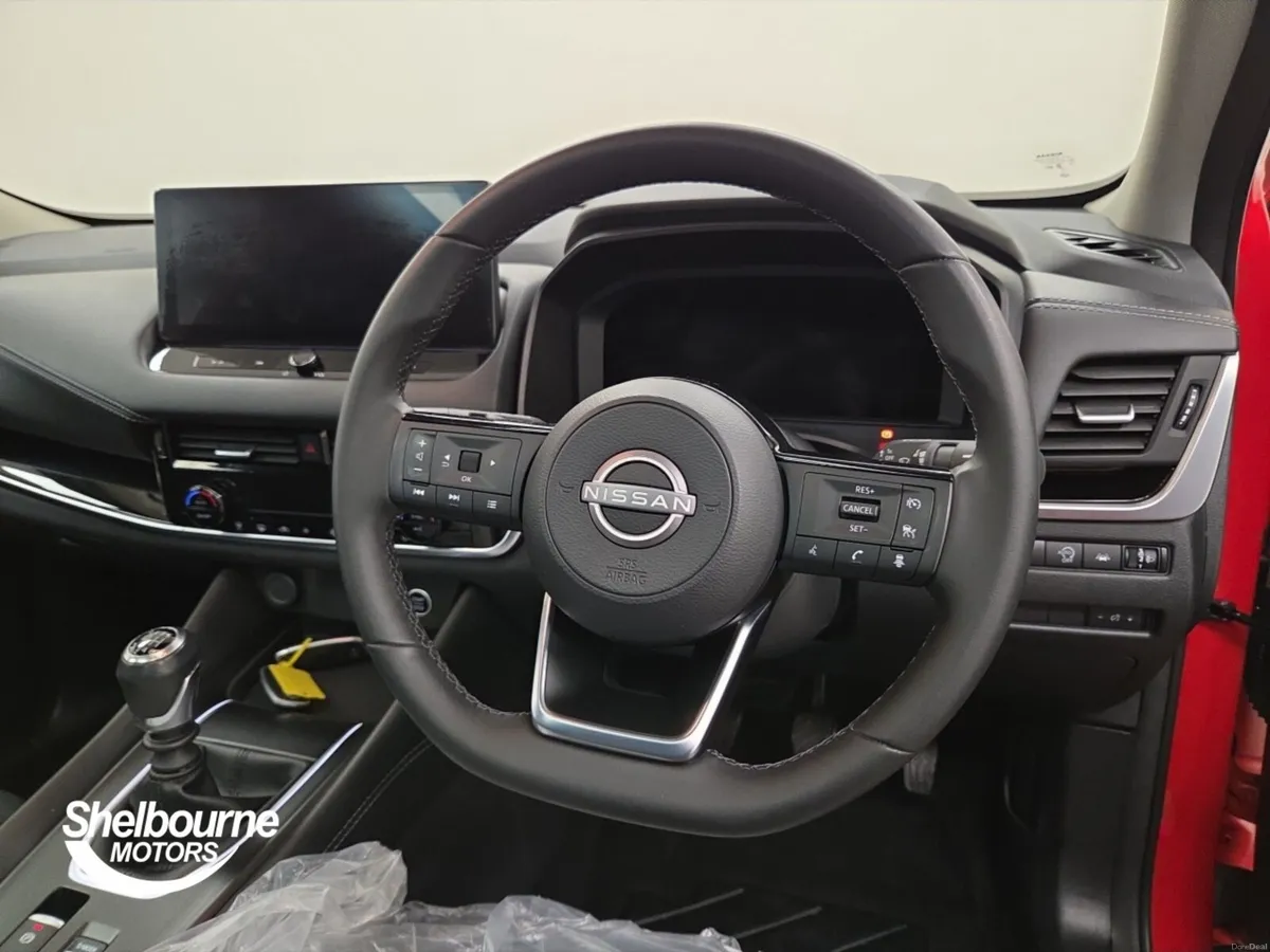 Nissan Qashqai 1.3 DiG-T MH N-Connecta 5dr - Image 4