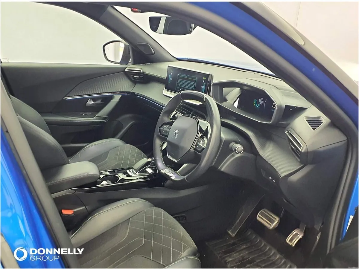 Peugeot 2008 E- Electric Estate GT Premium - Image 4