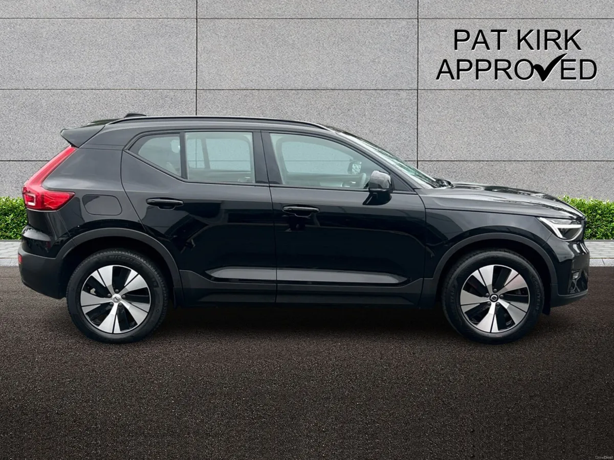 Volvo XC40 Estate Plus - Image 3