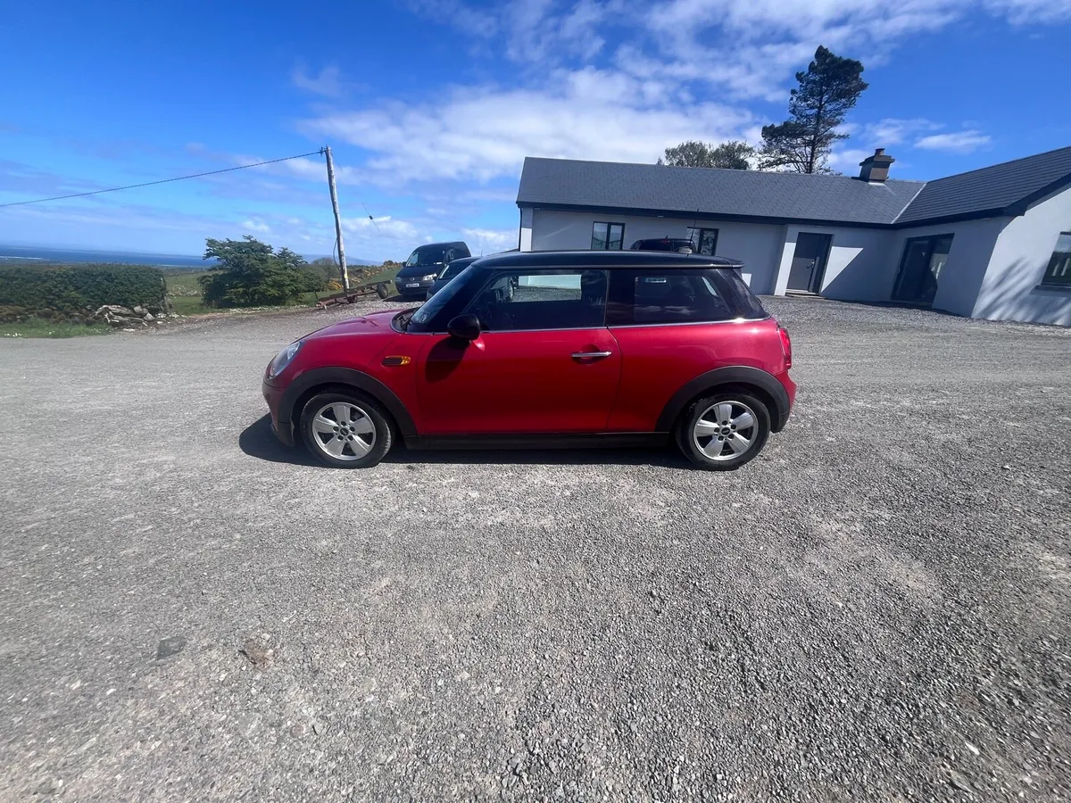 Mini Cooper 1.5D - Image 6