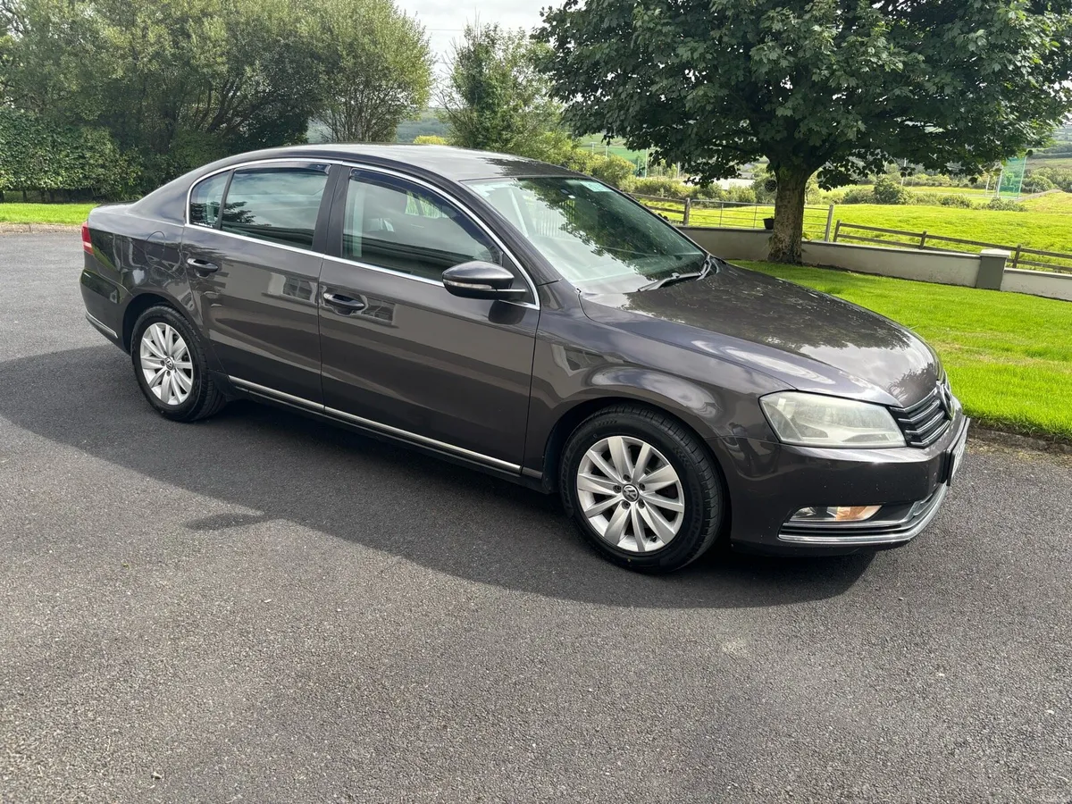 Volkswagen Passat 1.6 diesel 2011 - Image 1