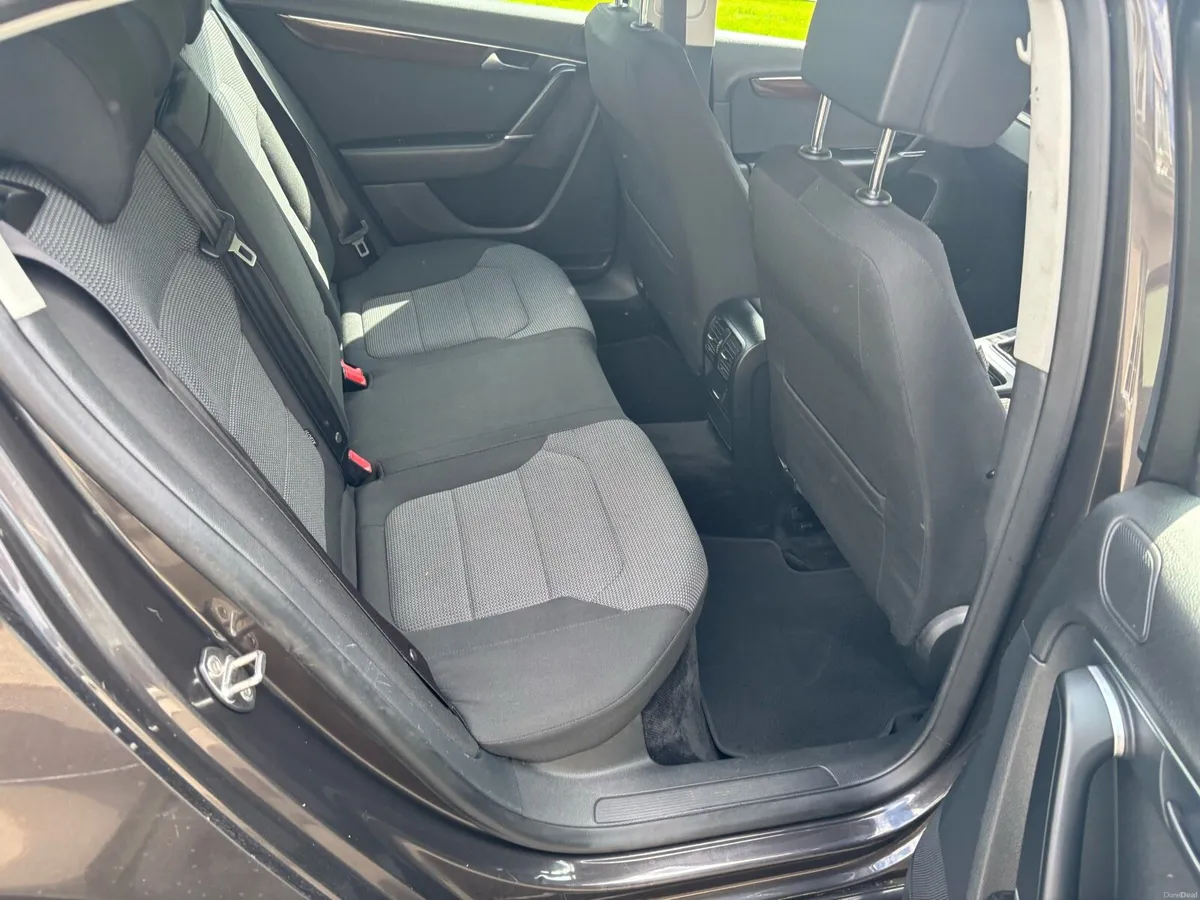 Volkswagen Passat 1.6 diesel 2011 - Image 6