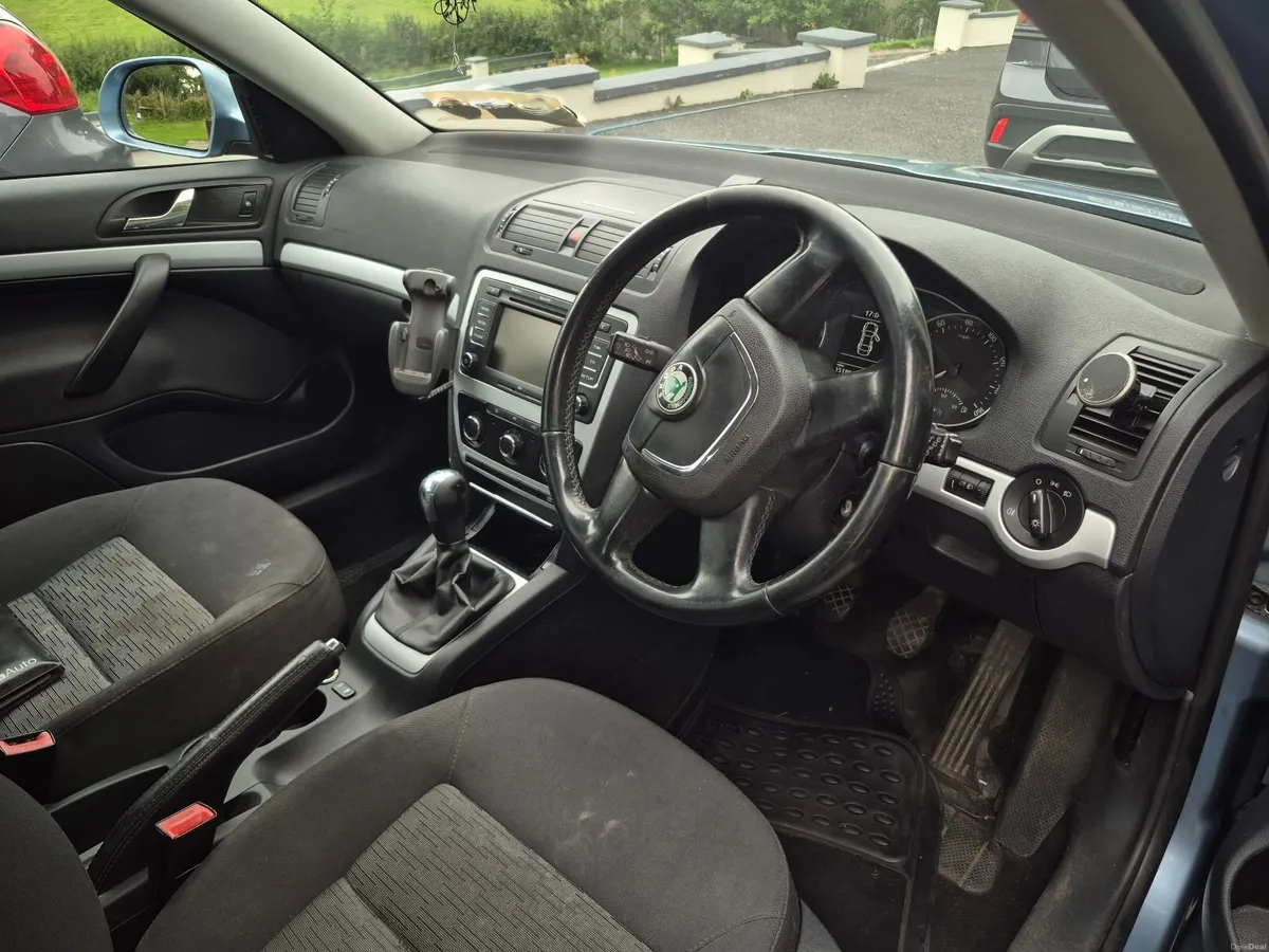 Skoda Octavia 2010 - Image 6