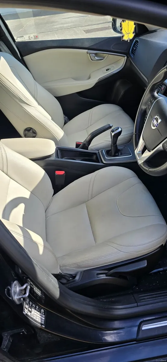 Volvo V40 2016 - Image 3