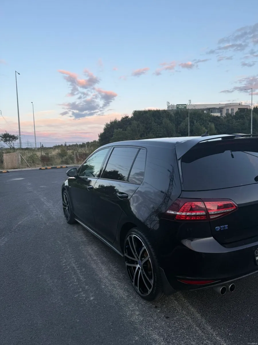 Volkswagen Golf GTE - Image 6