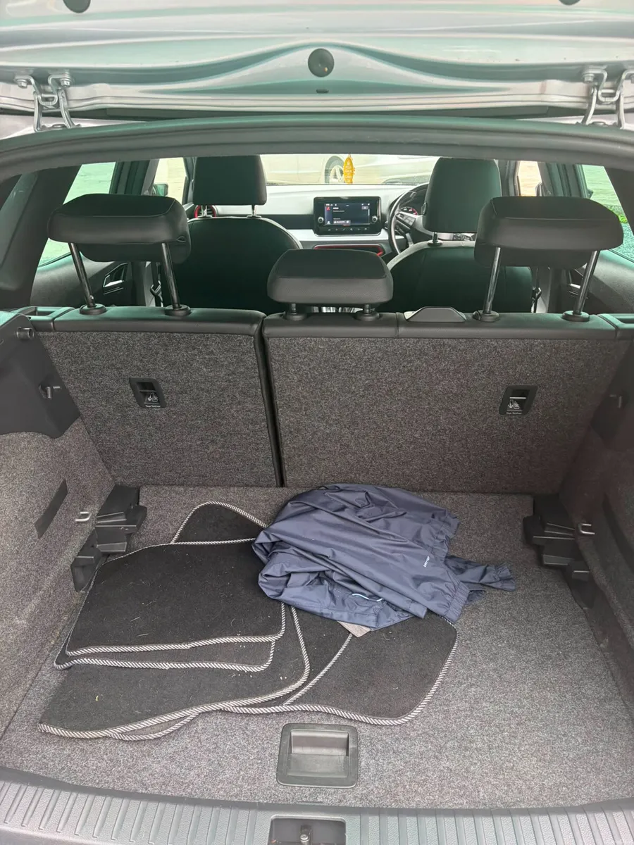 Automatic SEAT Arona 2023 - Image 6