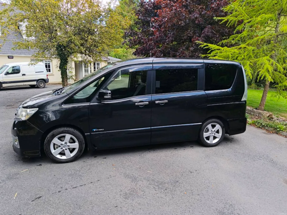 Nissan Serena Rider Hybrid 8 Seats - Image 4