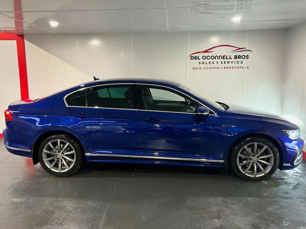 Volkswagen Passat R-LINE 2.0 TDI MANUAL 6SPEED FWD - Image 6