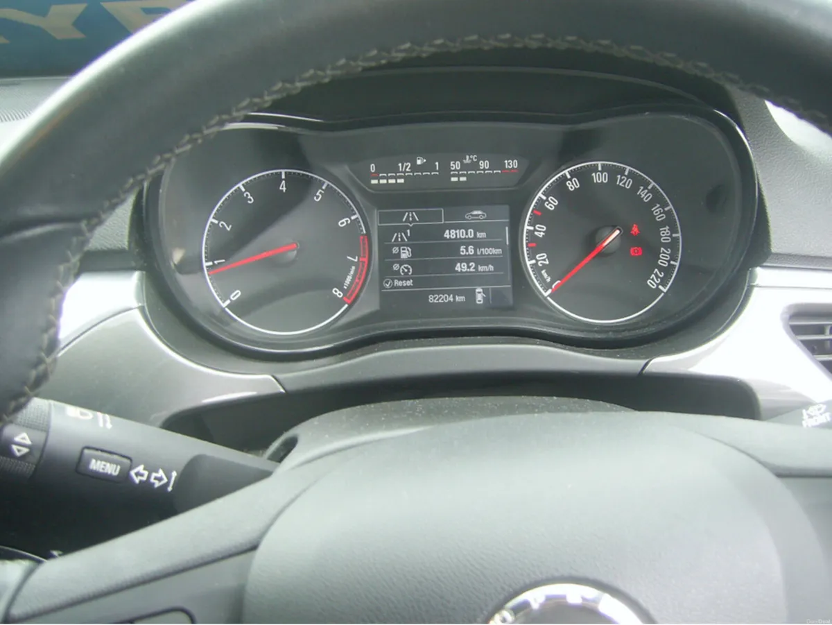 Opel Corsa EXCITE 1.4 90PS 5DR - Image 6