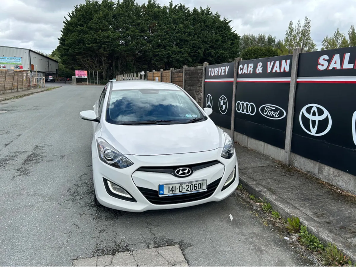 Hyundai i30 TOURER DELUXE 5DR - Image 1