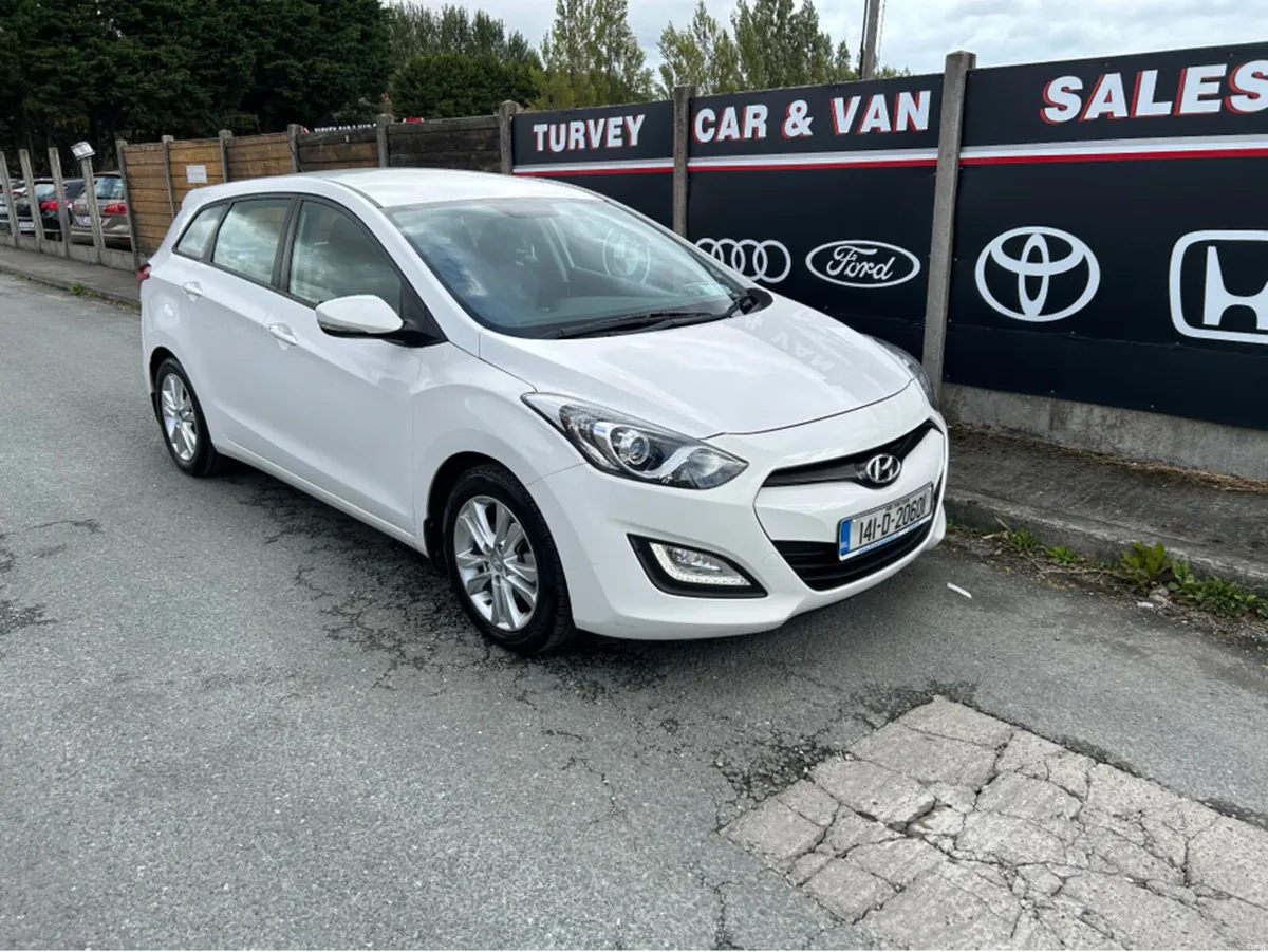 Hyundai i30 TOURER DELUXE 5DR - Image 2