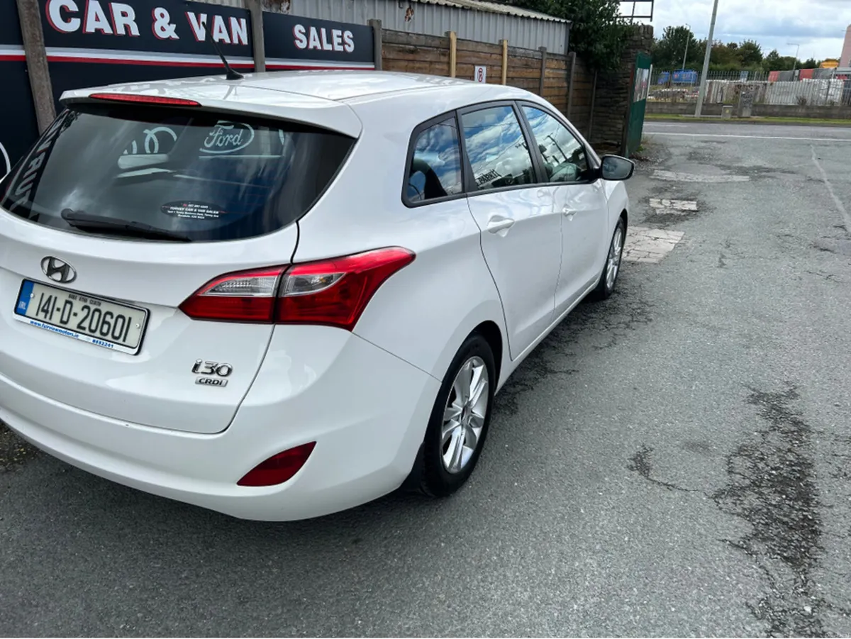 Hyundai i30 TOURER DELUXE 5DR - Image 4