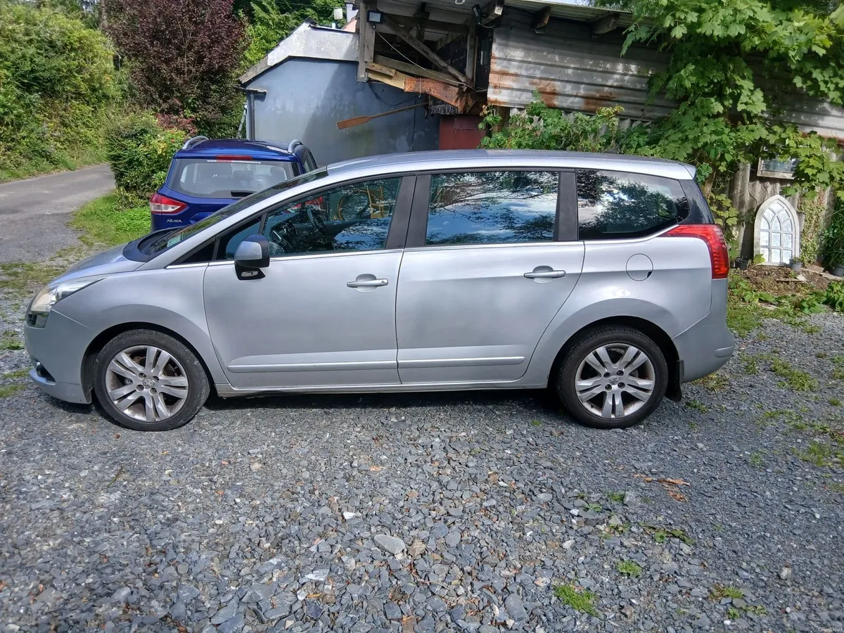 Peugeot 5008 2013 seven seater - Image 2