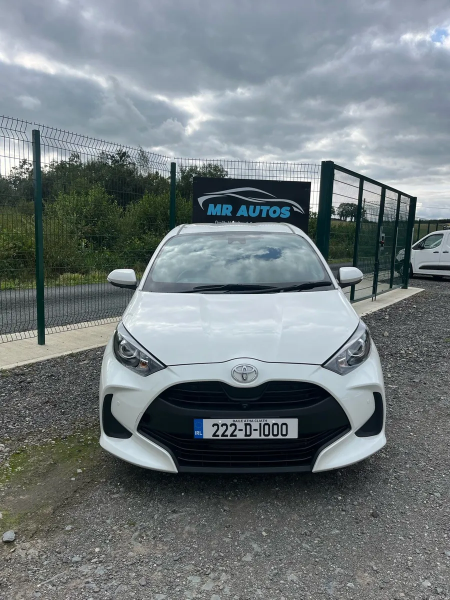 2022 TOYOTA YARIS AUTO LOW MILES - Image 2