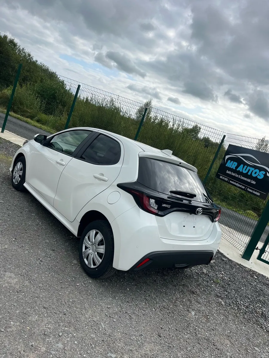 2022 TOYOTA YARIS AUTO LOW MILES - Image 4