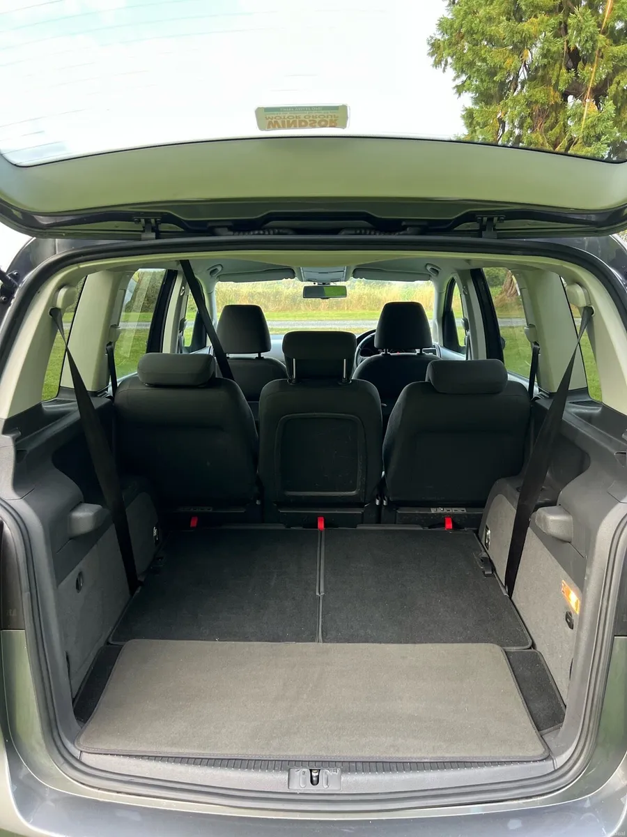 2011 VW TOURAN 1.6 DIESEL TDI AUTOMATIC - Image 6