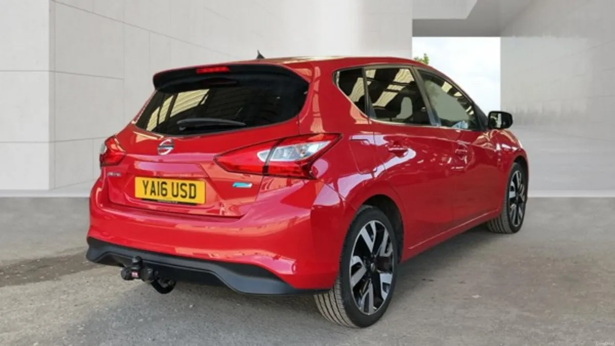 Nissan Pulsar Tekna - Image 4