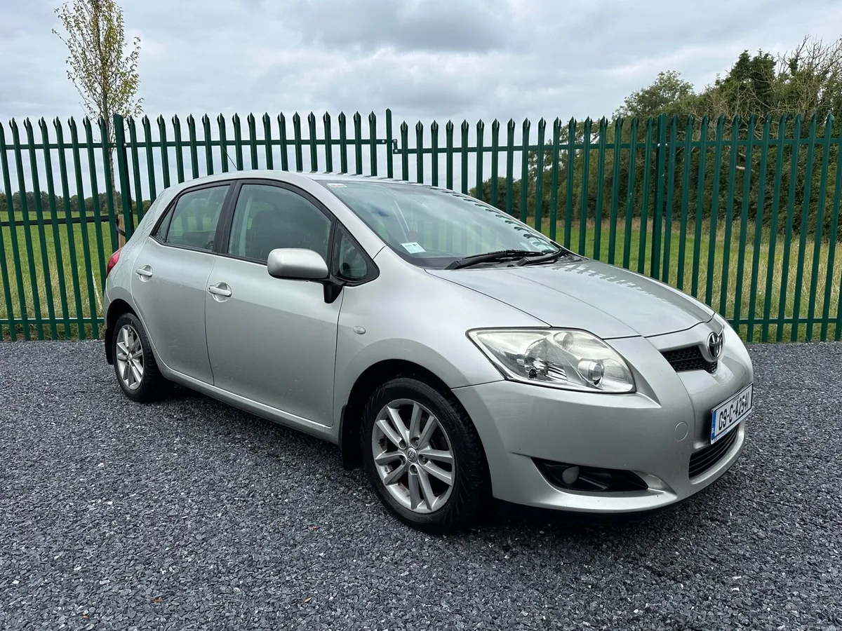 Toyota Auris - Image 1