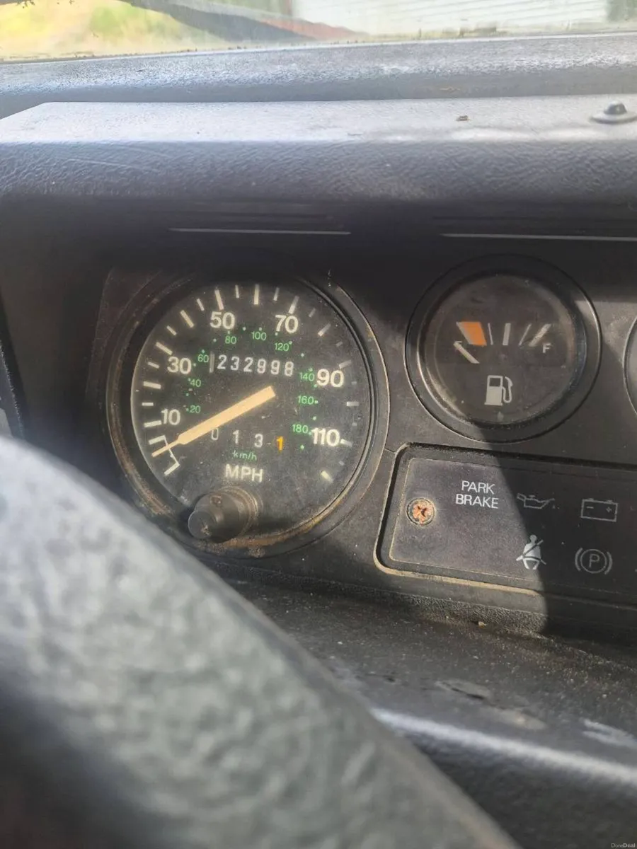 1995 Land Rover Defender - Image 6