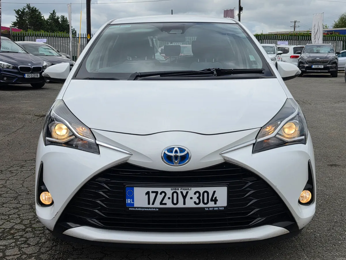 172 TOYOTA YARIS *HYBRID*TOP SPEC* - Image 2