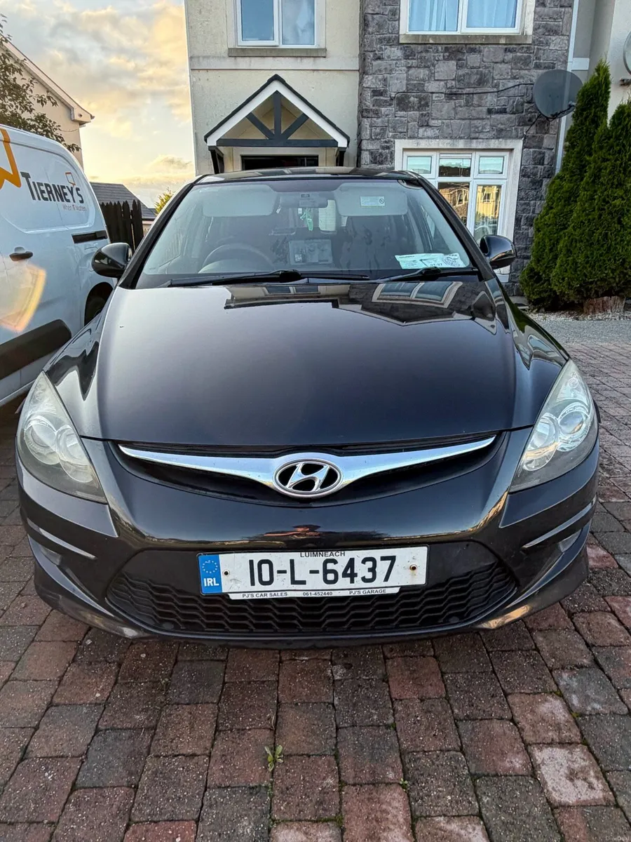 Hyundai i30 2010 - Image 2