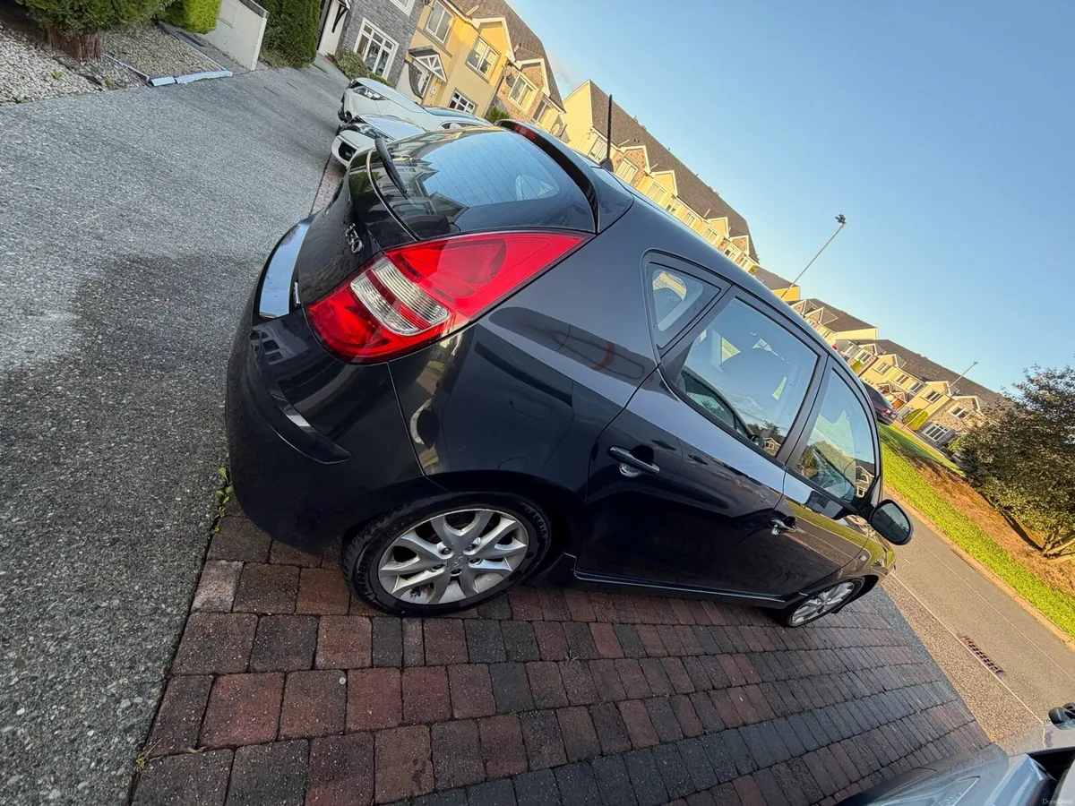 Hyundai i30 2010 - Image 3