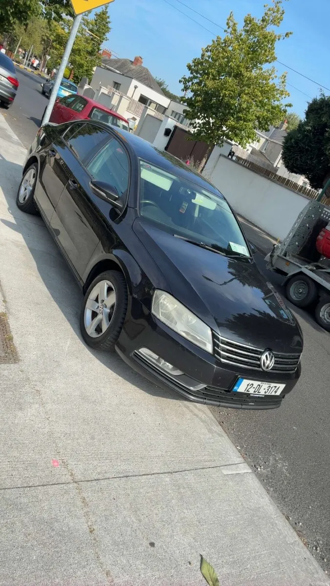 Volkswagen Passat - Image 1