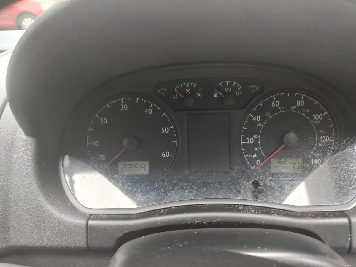 Volkswagen Polo 2004 - Image 2