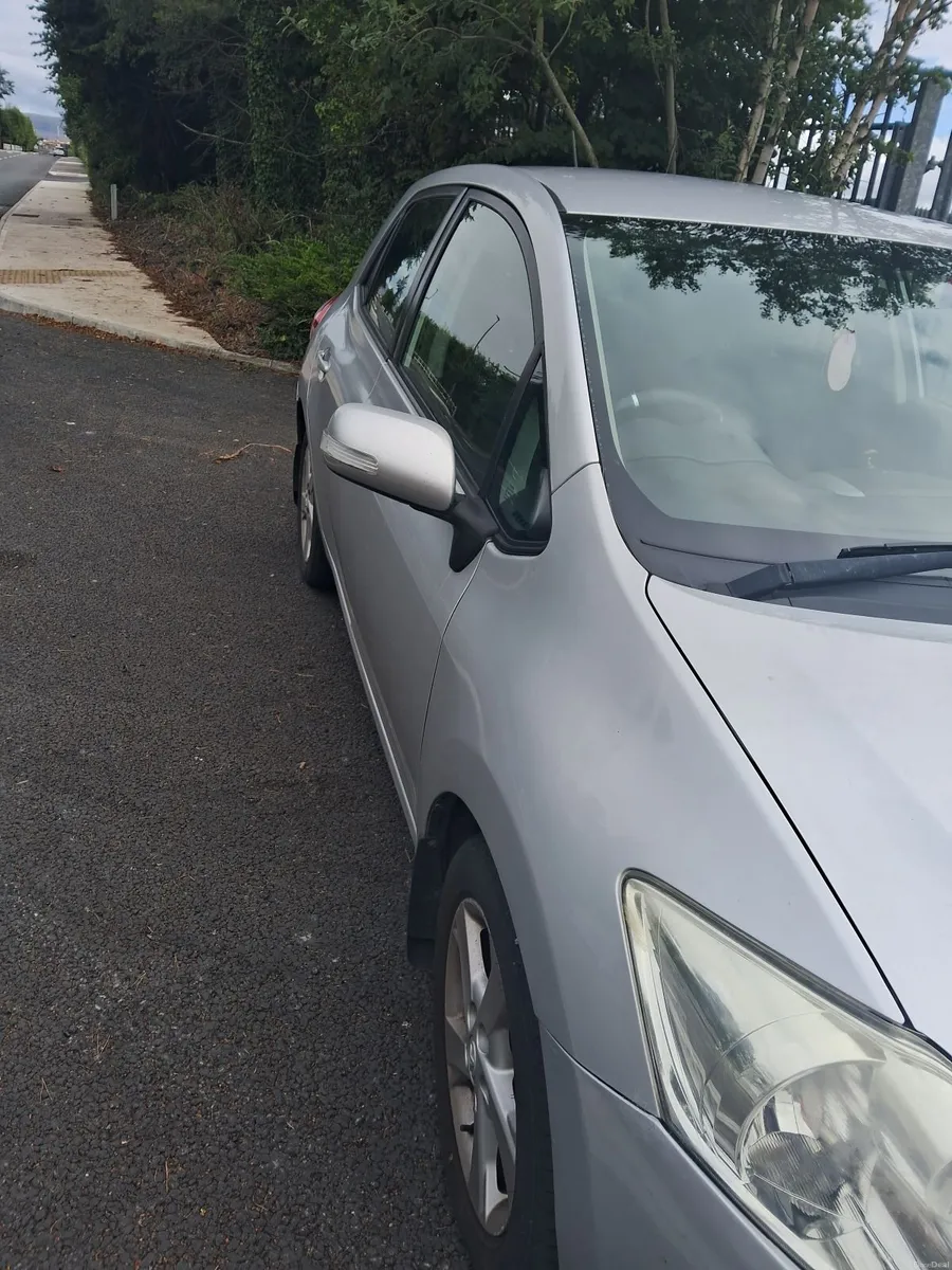 Toyota Auris 2010 - Image 3