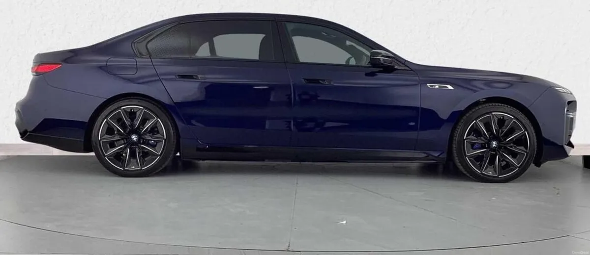 I7 M70 XDRIVE ^^  OVER  €230,000 ++ NEW - Image 3