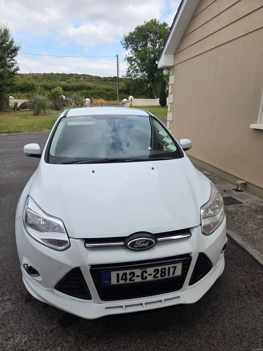 Ford Focus 2014 - Image 2