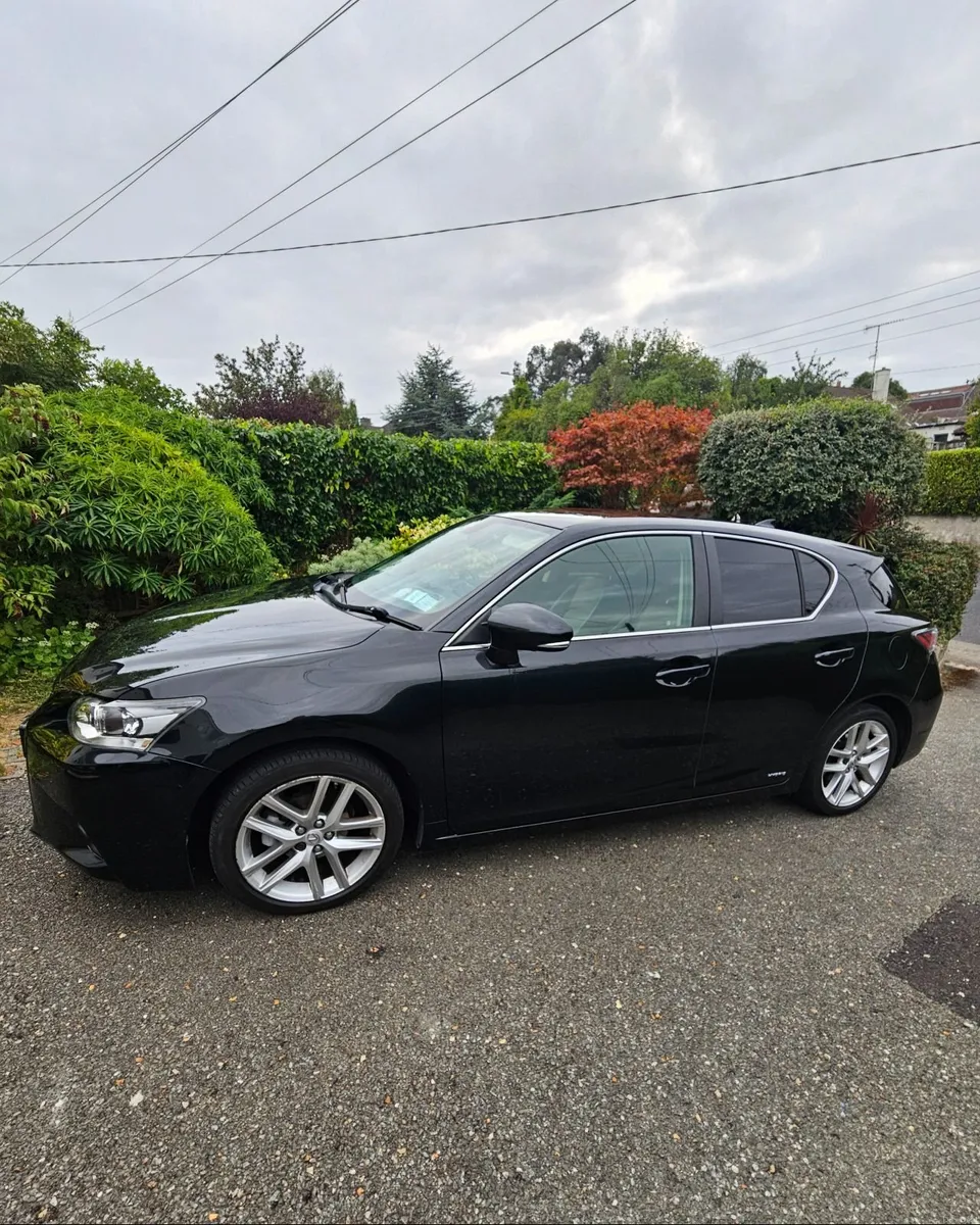 Lexus CT200h Hybrid Sport CVT  2016 - Image 2