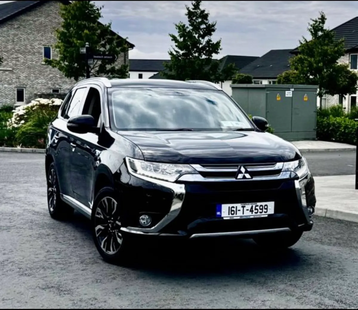 Mitsubishi outlander PHEV - Image 1