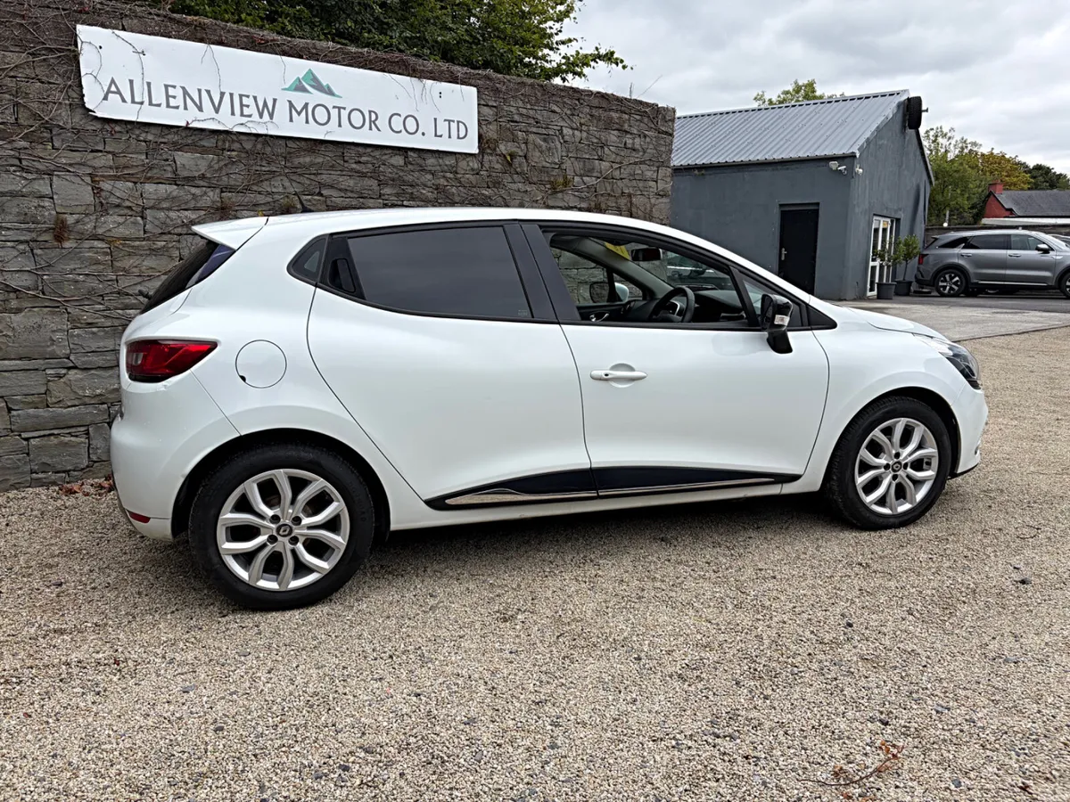 2018 Renault Clio Dynamique 1.2 5Dr Hatchback - Image 3