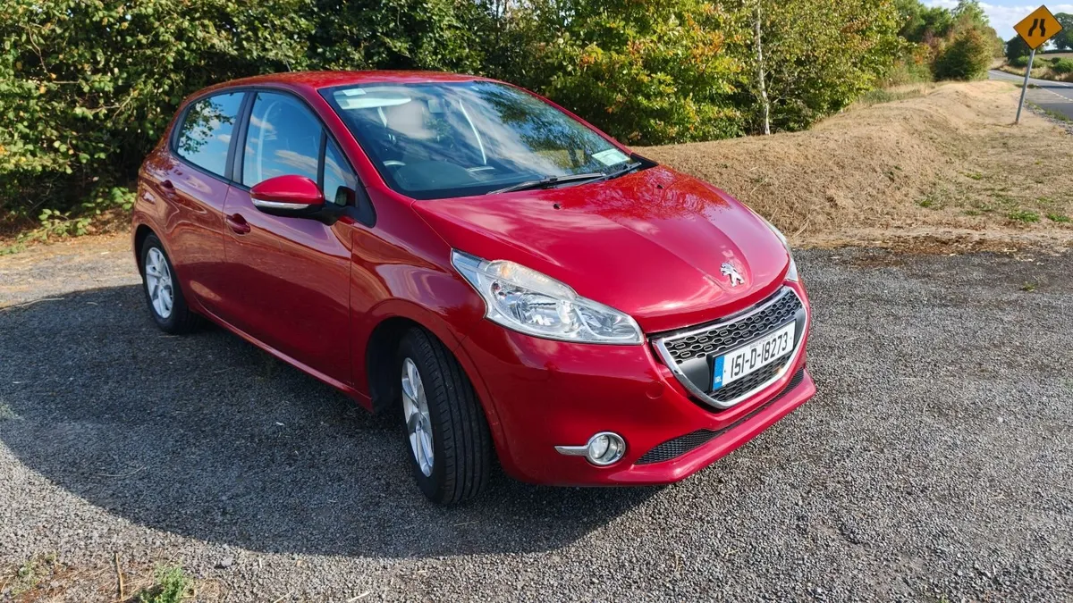 Peugeot 208 2015 - Image 1