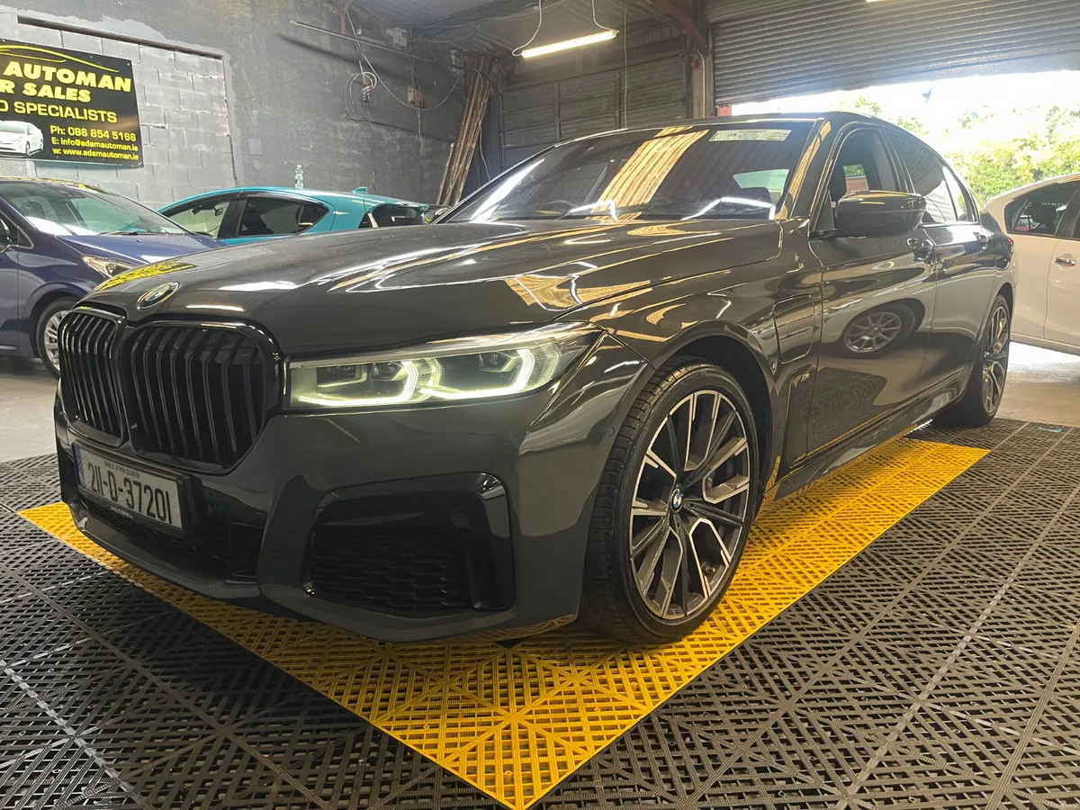 BMW 7-Series 2021 3.0L M sport plug-in hybrid - Image 2