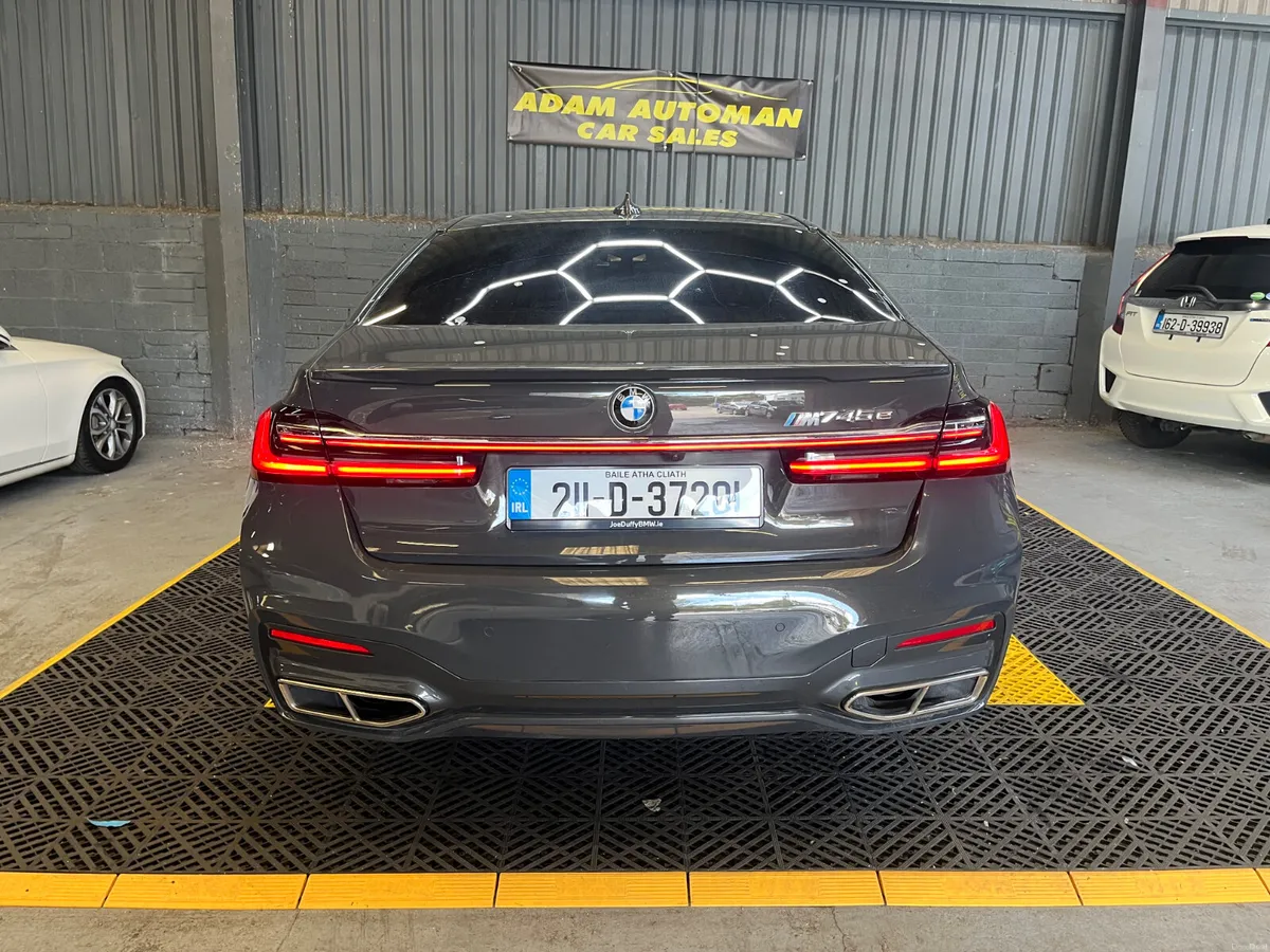 BMW 7-Series 2021 3.0L M sport plug-in hybrid - Image 6