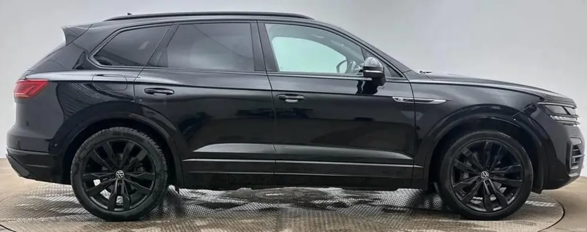 3.0 TDI V6 Black Edition SUV 5dr Diesel Tiptronic - Image 2
