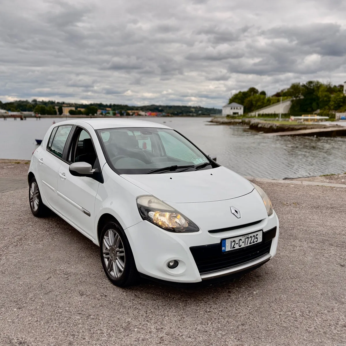 2012 Renault Clio 1.6 Automatic | Fresh NCT & Tax - Image 1